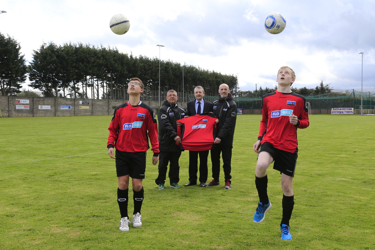 Eoin O'Flynn, marketing manager Flogas Ireland (centre) with (l/r) Sean Caffrey, Richie Caffrey, Gary Doyle and Kian Matthews at the presentation of new jerseys from Flogas Ireland to the Drogheda Town Hawks U-15s on Thursday 28th April