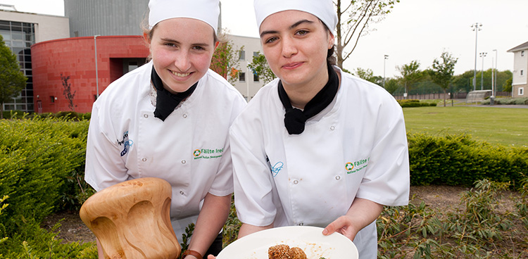 l/r Ellie Sugrue, Mercy Mounthawk College, Tralee, the South-West Supreme Apprentice Chef with Sophia O’Leary, Midleton College, the South-East Supreme Apprentice Chef, at the south-east final of the 2019 Apprentice Chef Schools Programme held in Waterford IT on Thursday 16 May.